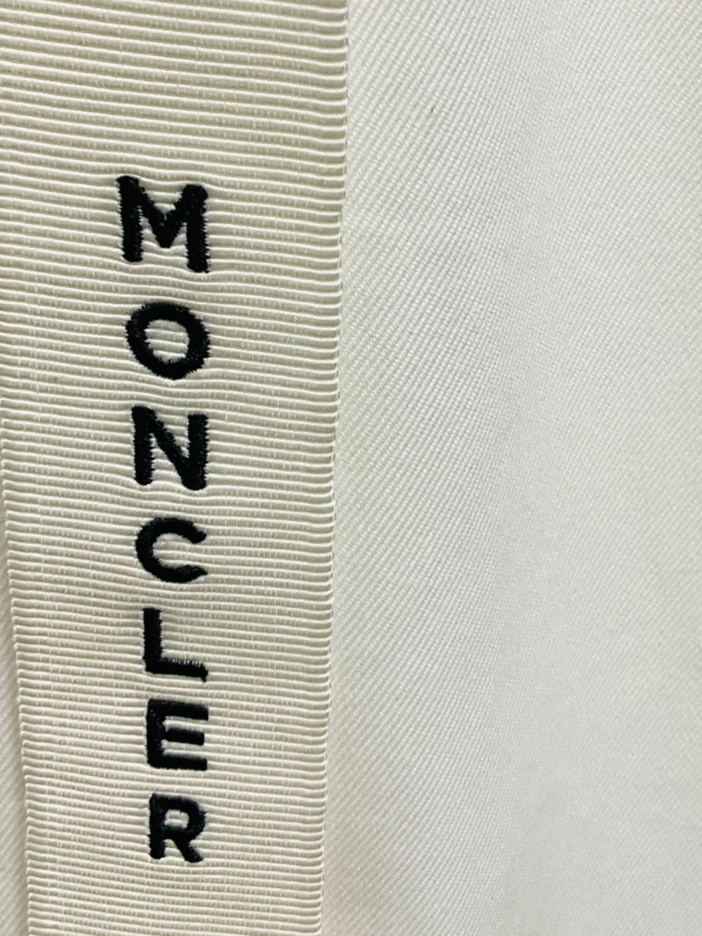 MONCLER WHITE COTTON WRAP MIDI SKIRT WITH LOGO BELT - Picture 6 of 7